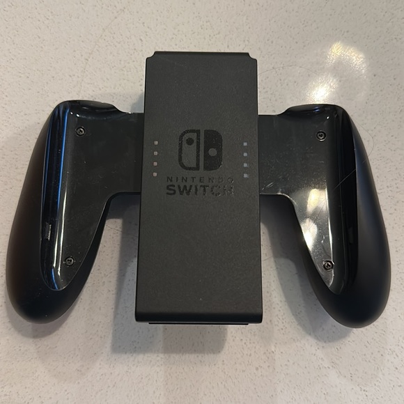 Nintendo Switch Animal Crossing edition with box, case, controllers - Picture 6 of 9